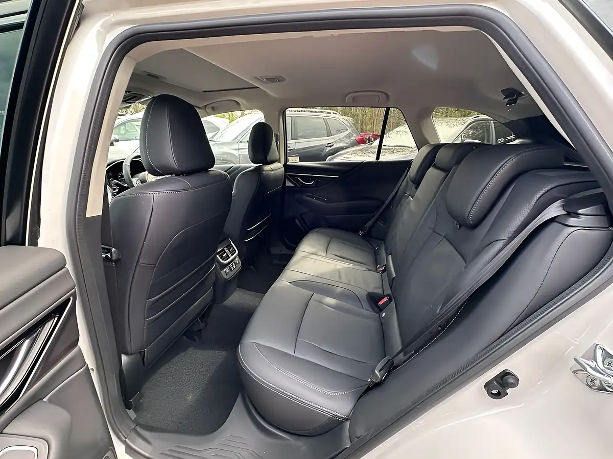 Used 2026 Subaru Outback Touring Crystal White - Interior and Exterior details 12