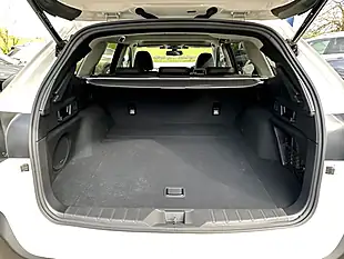 Used 2026 Subaru Outback Touring Crystal White - Interior and Exterior details 13