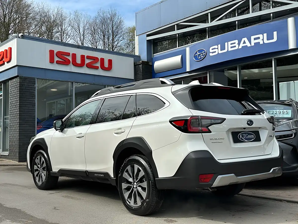 Used 2026 Subaru Outback Touring Crystal White - Interior and Exterior details 3
