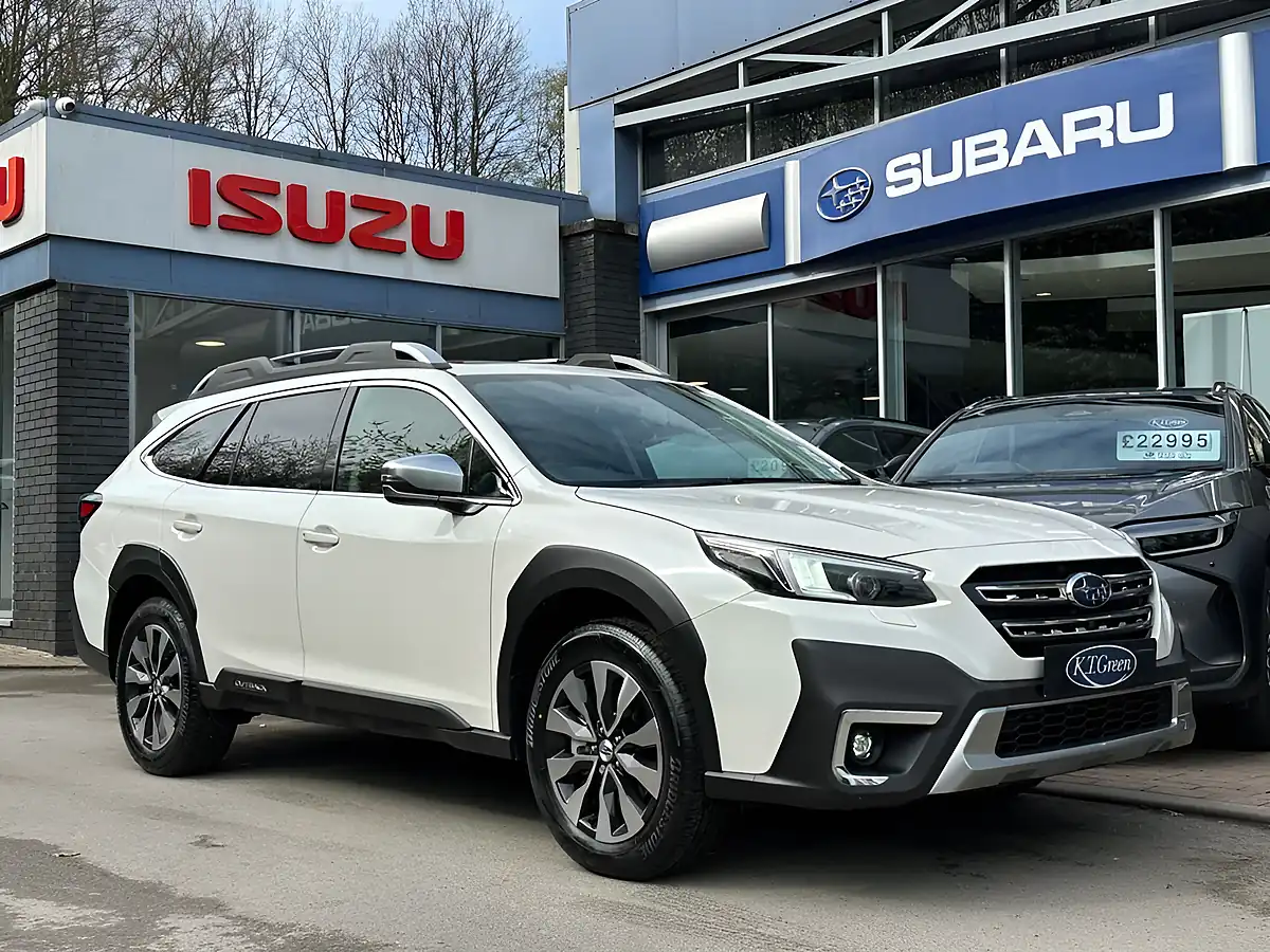 Used 2026 Subaru Outback Touring Crystal White - Interior and Exterior details 6