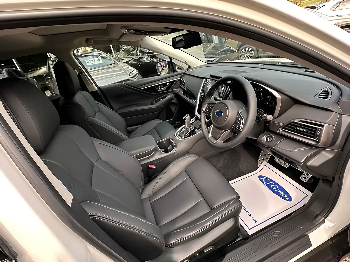 Used 2026 Subaru Outback Touring Crystal White - Interior and Exterior details 8