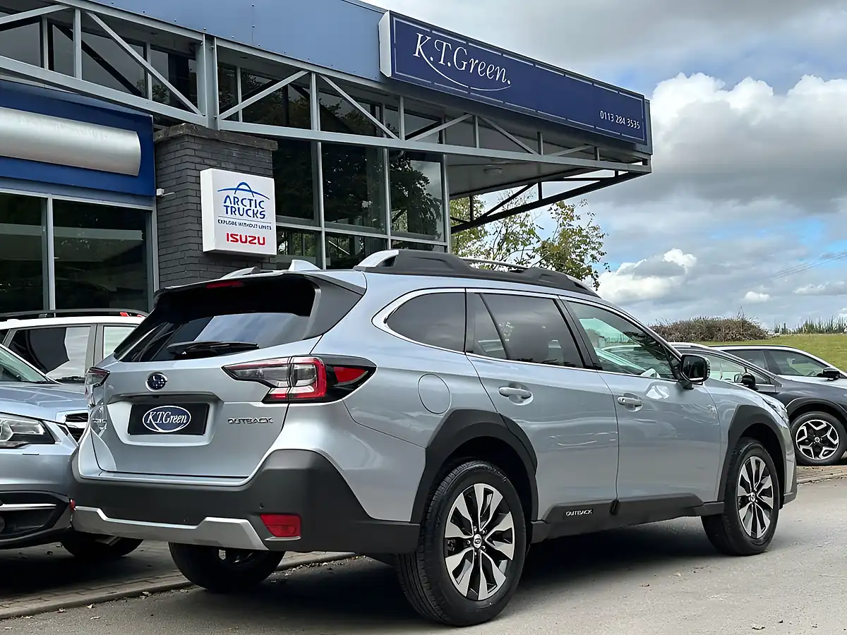 Used 2026 Subaru Outback Touring Silver - Interior and Exterior details 4