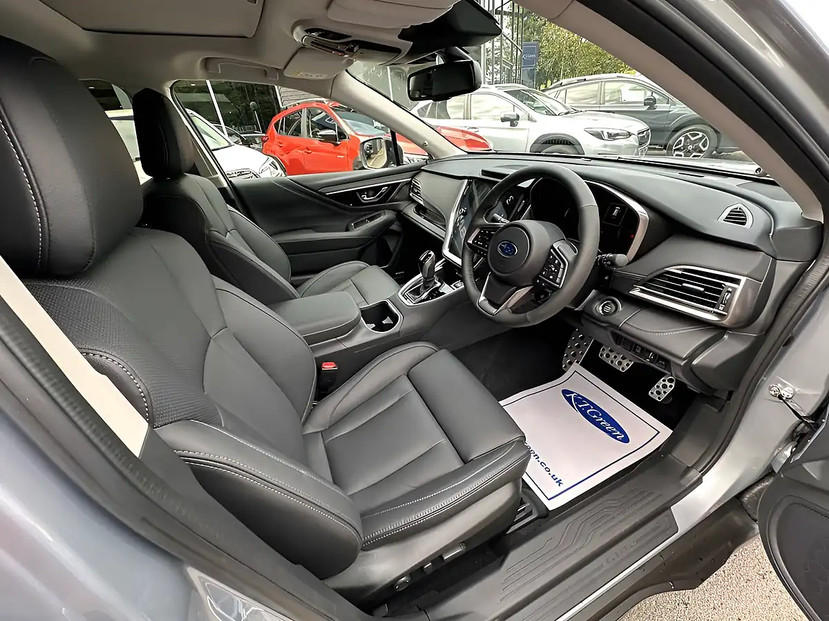 Used 2026 Subaru Outback Touring Silver - Interior and Exterior details 8
