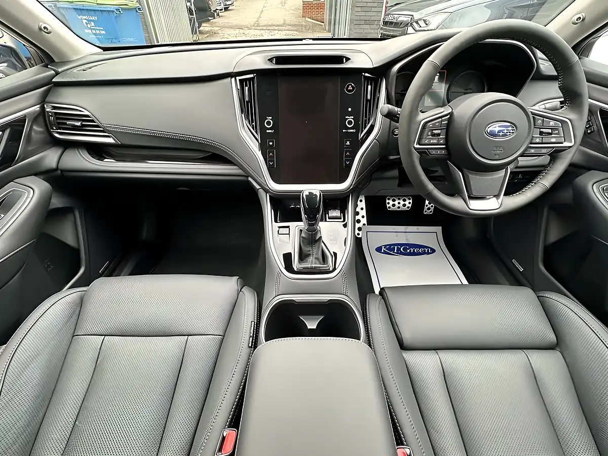 Used 2026 Subaru Outback Touring Silver - Interior and Exterior details 9