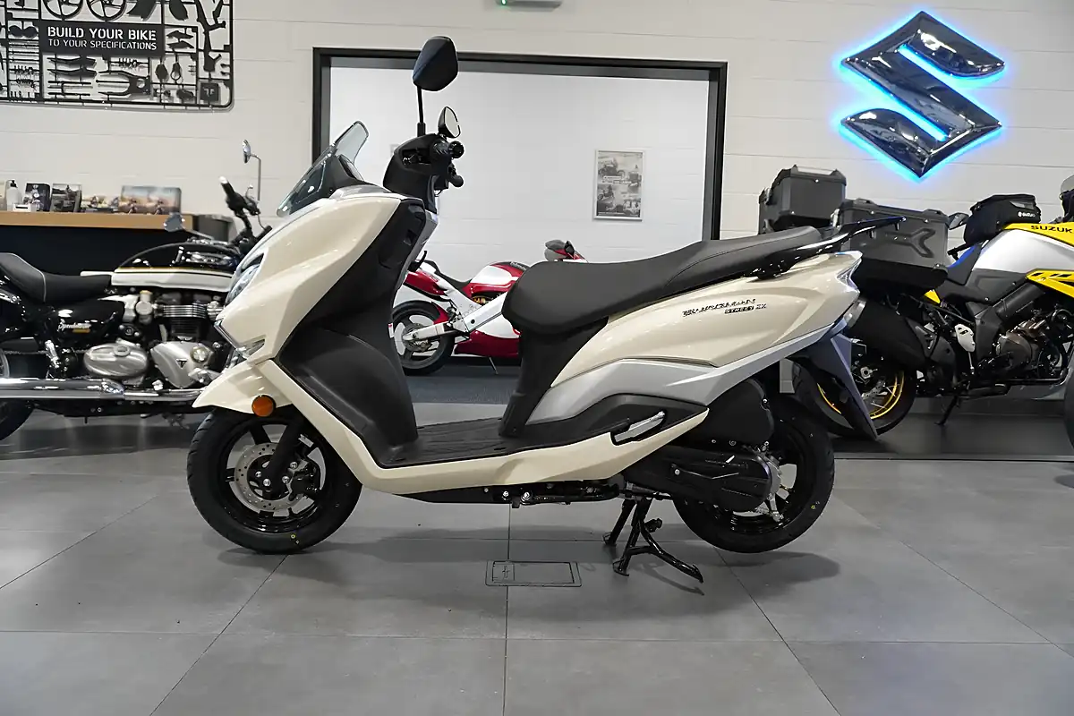 Used 2026 Suzuki Burgman Street Ex Pearl White - Interior and Exterior details 2