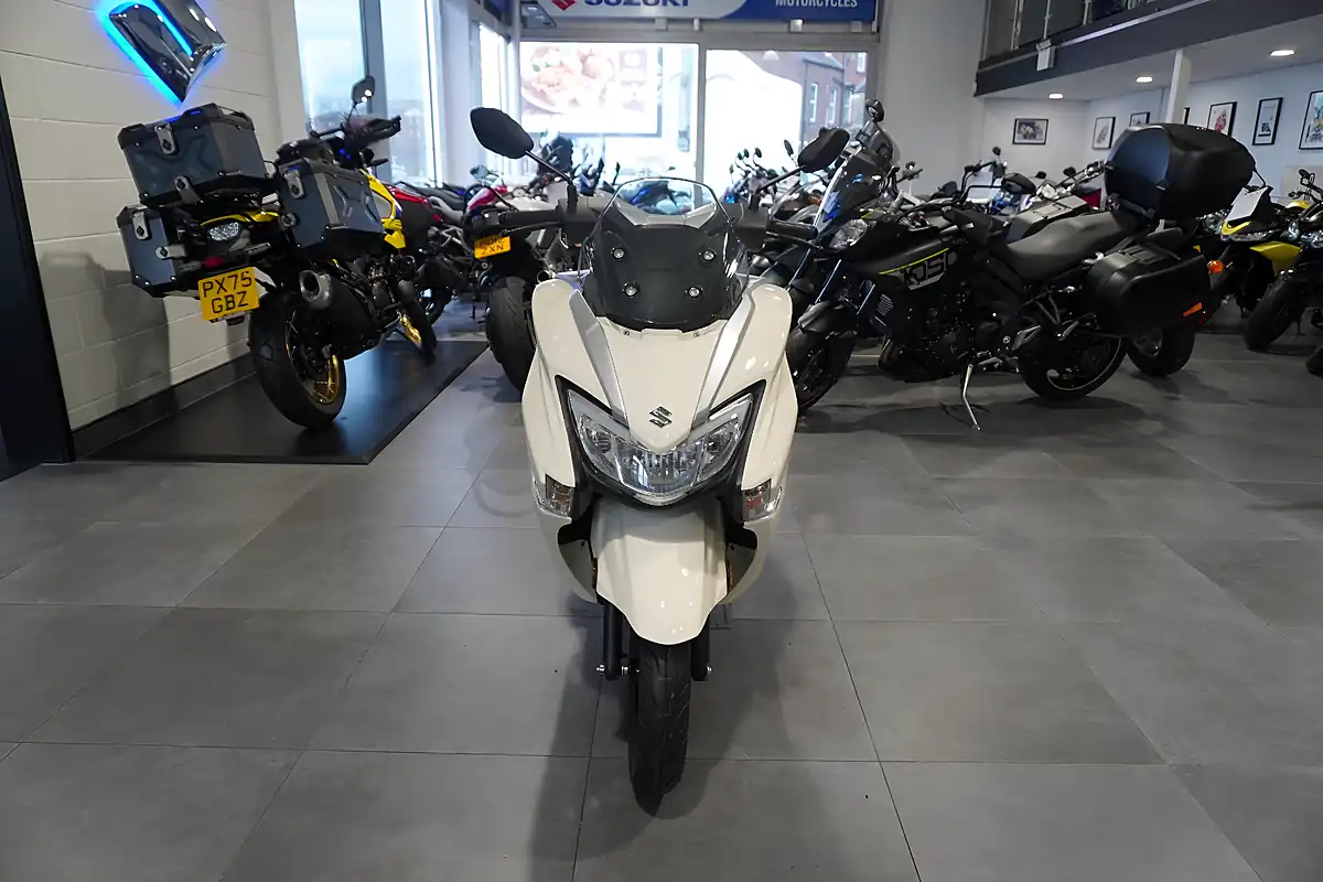 Used 2026 Suzuki Burgman Street Ex Pearl White - Interior and Exterior details 3