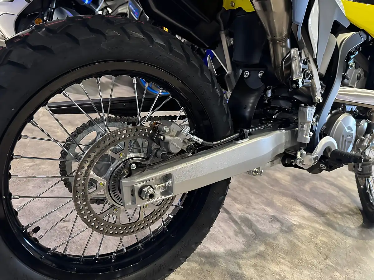Used 2026 Suzuki DR-Z4S 400 Constant Mesh - Interior and Exterior details 9