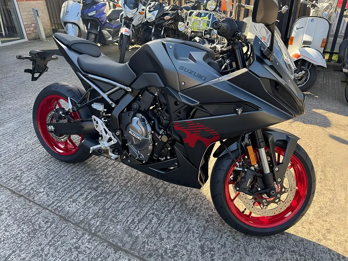Used 2026 Suzuki GSX-8R 800 - Front View