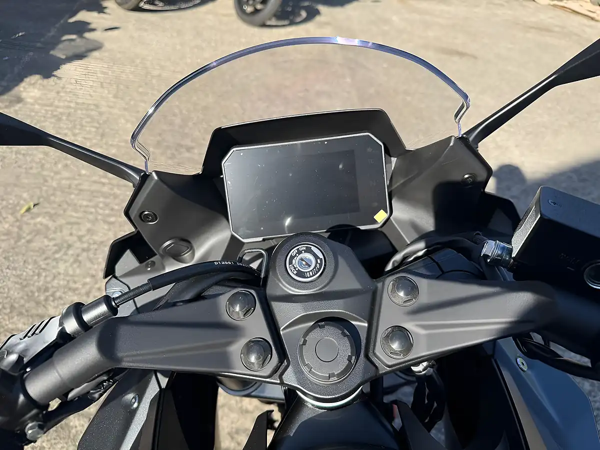 Used 2026 Suzuki GSX-8R 800 - Interior and Exterior details 11