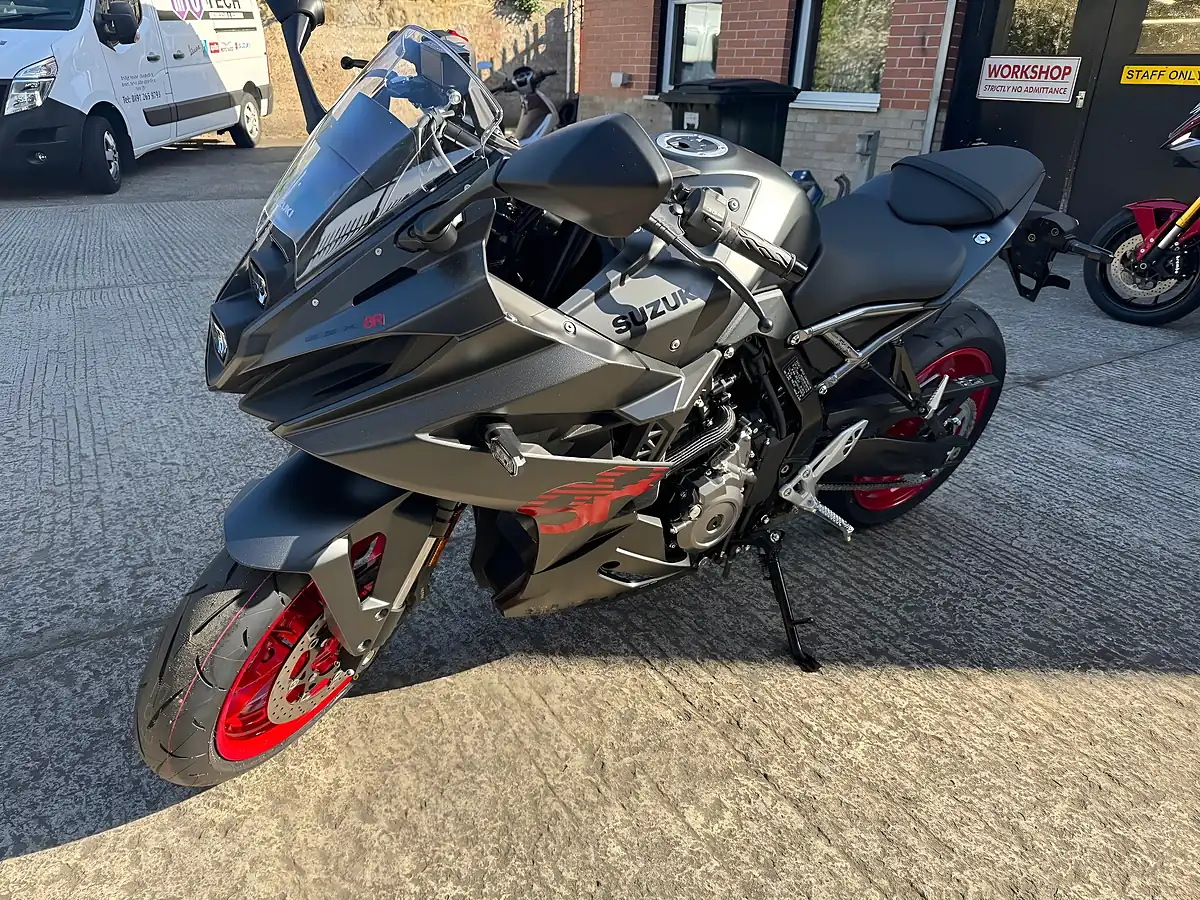 Used 2026 Suzuki GSX-8R 800 - Interior and Exterior details 2