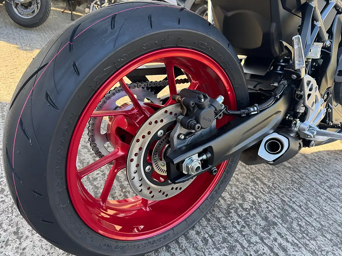 Used 2026 Suzuki GSX-8R 800 - Interior and Exterior details 8