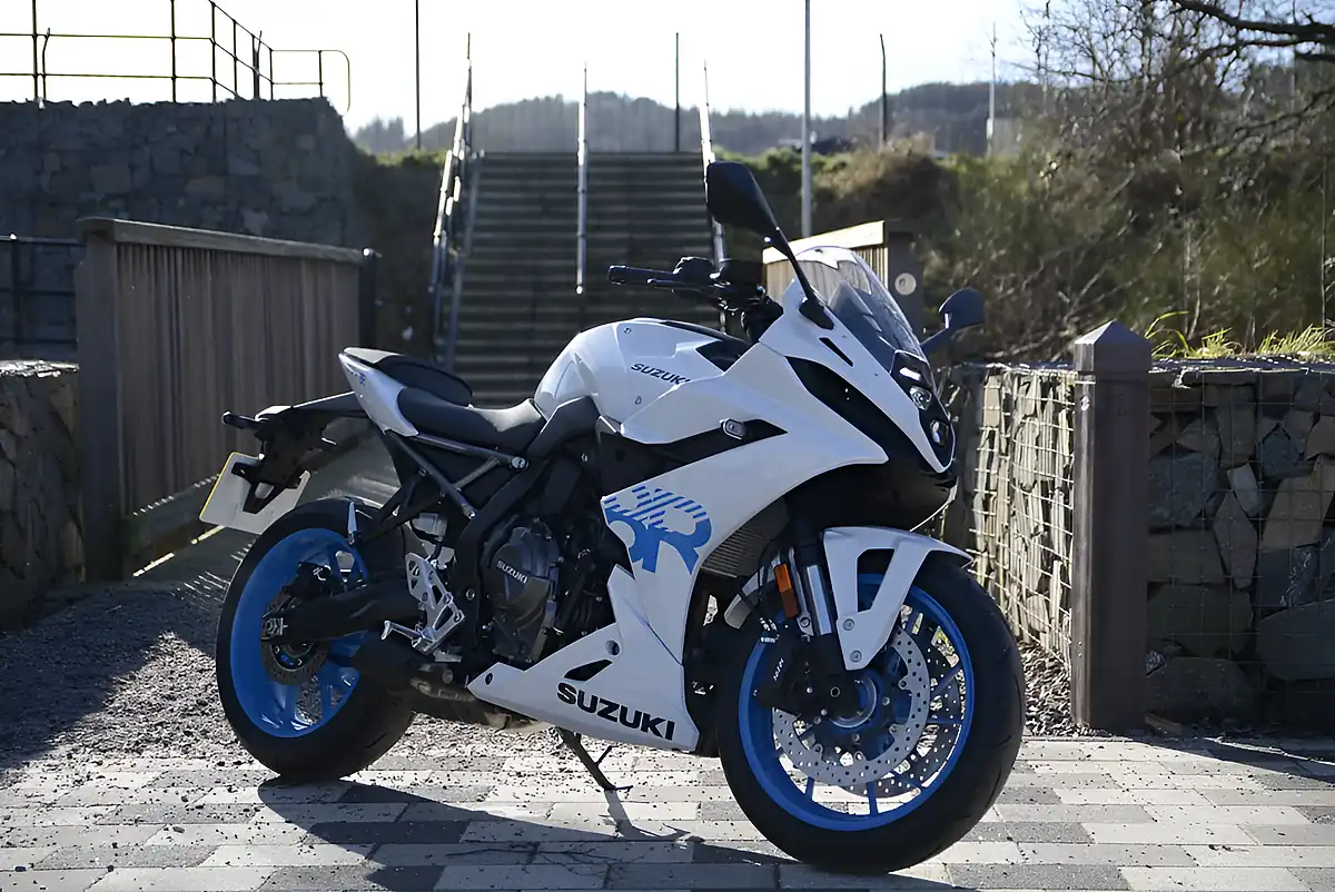 Used 2026 Suzuki GSX-8R 8R White - Front View