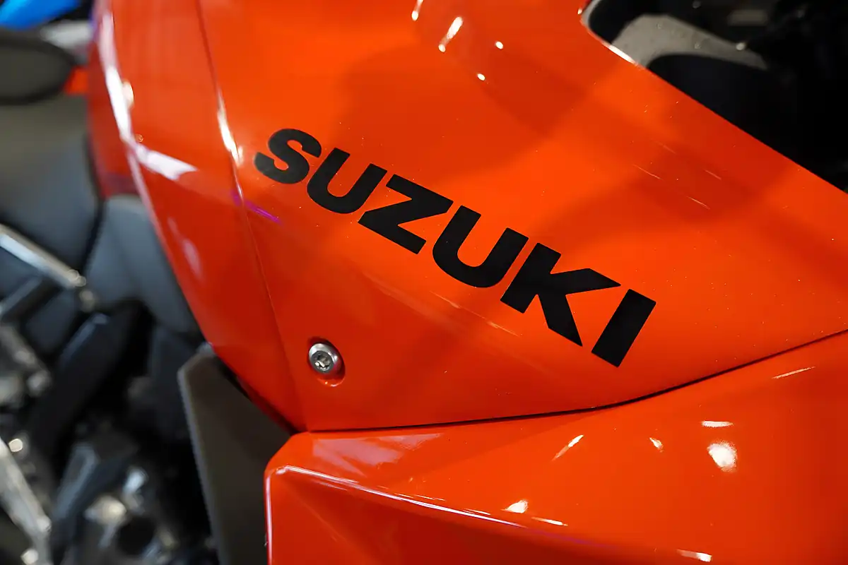 Used 2026 Suzuki GSX-8R Glass Blaze Orange - Interior and Exterior details 9