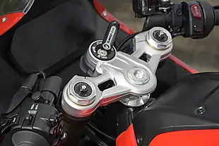 Used 2026 Suzuki GSX-8R Glass Blaze Orange - Interior and Exterior details 10