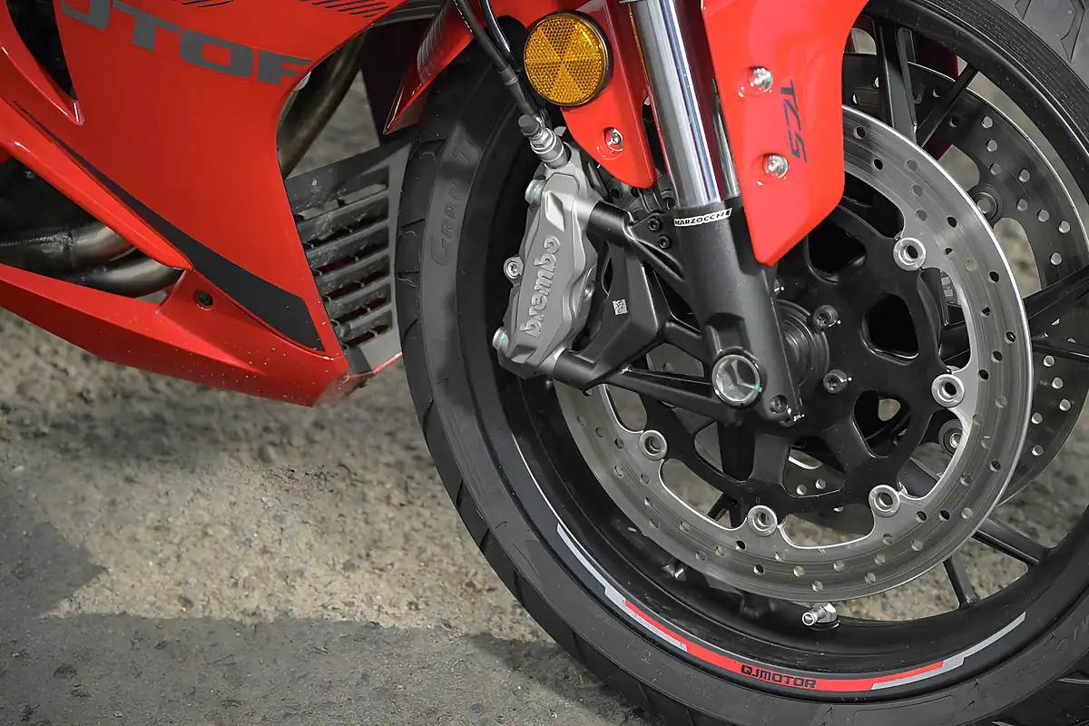 Used 2026 Suzuki GSX-8R Glass Blaze Orange - Interior and Exterior details 12