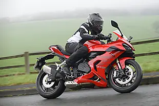 Used 2026 Suzuki GSX-8R Glass Blaze Orange - Interior and Exterior details 6