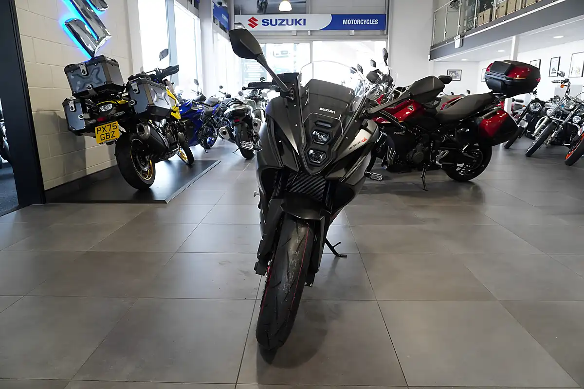 Used 2026 Suzuki GSX-8R Metallic Matt Black - Interior and Exterior details 3