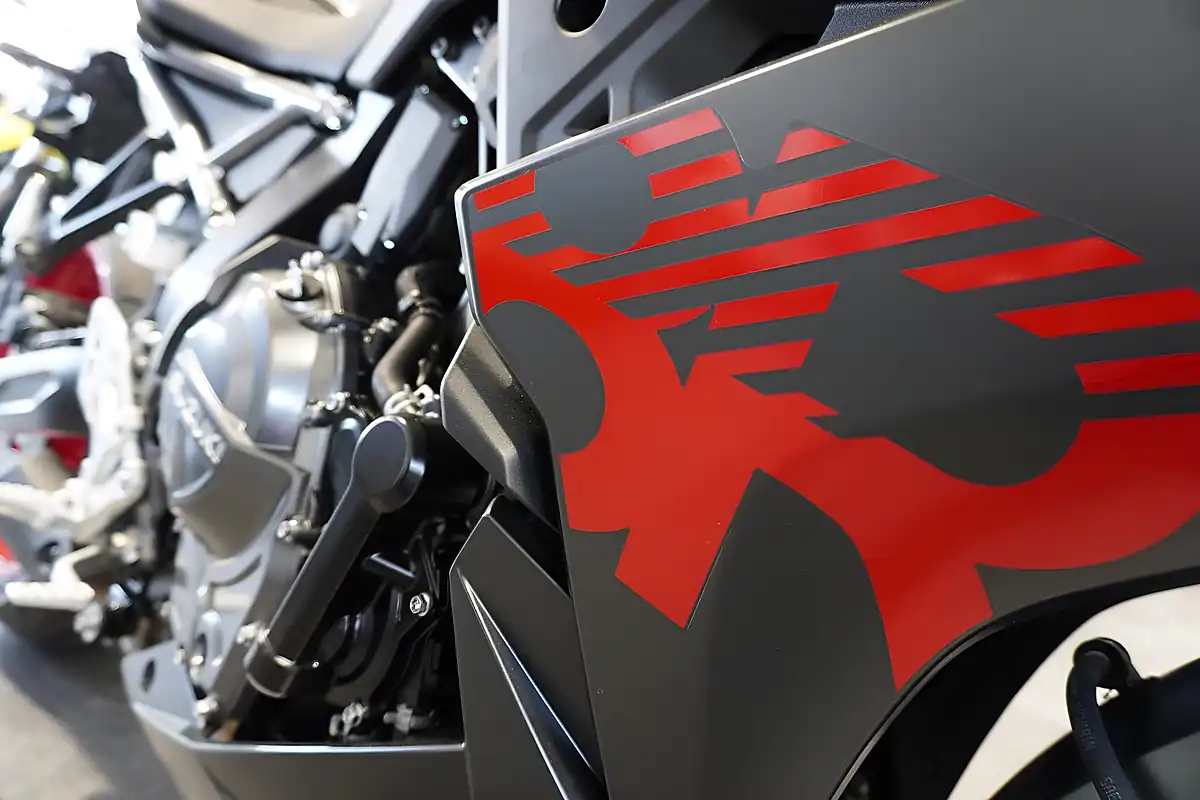 Used 2026 Suzuki GSX-8R Metallic Matt Black - Interior and Exterior details 9