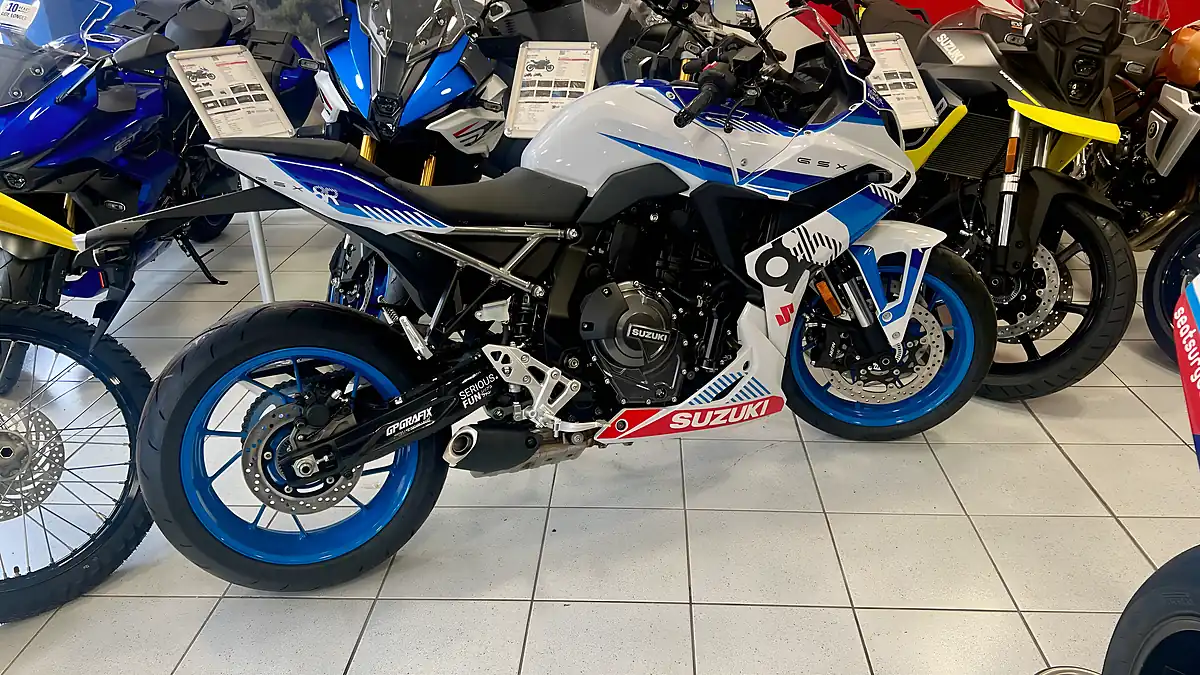Used 2026 Suzuki GSX-8R Multi-Coloured - Interior and Exterior details 3