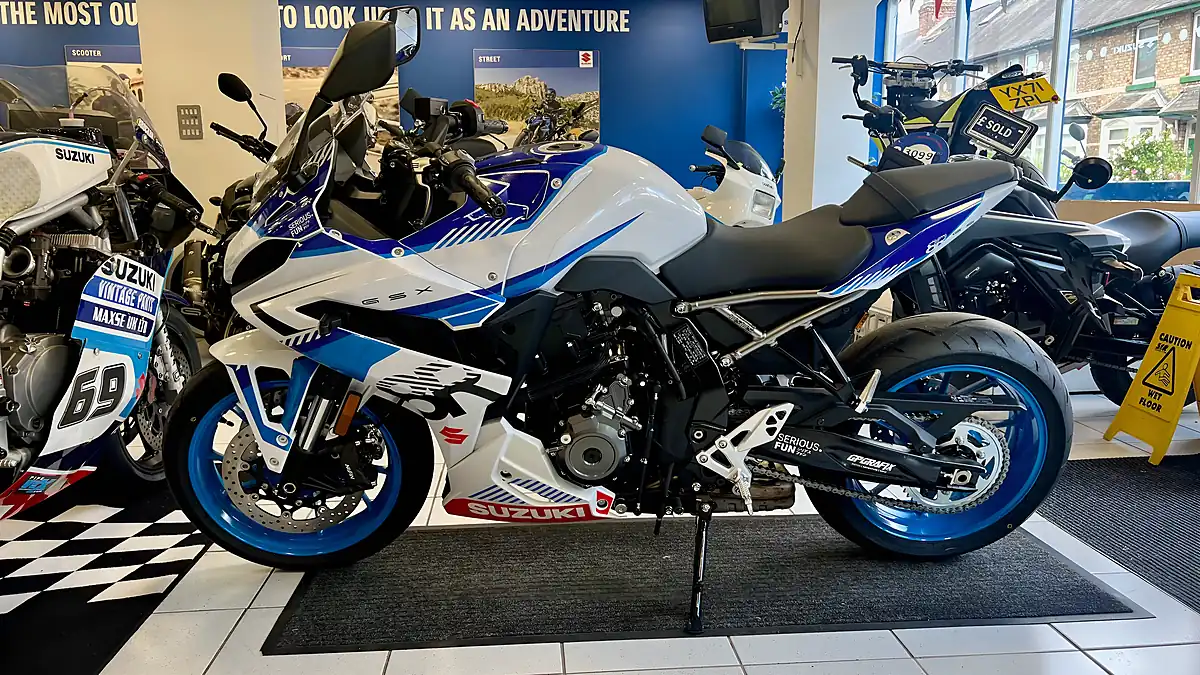 Used 2026 Suzuki GSX-8R Multi-Coloured - Interior and Exterior details 8