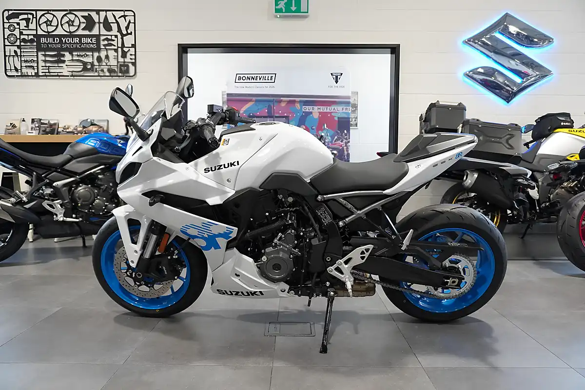 Used 2026 Suzuki GSX-8R Pearl Tech White - Interior and Exterior details 2