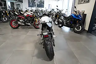Used 2026 Suzuki GSX-8R Pearl Tech White - Interior and Exterior details 4