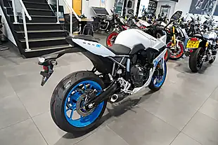 Used 2026 Suzuki GSX-8R Pearl Tech White - Interior and Exterior details 5