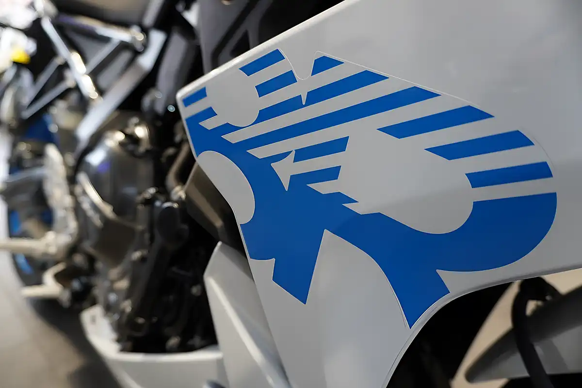 Used 2026 Suzuki GSX-8R Pearl Tech White - Interior and Exterior details 8