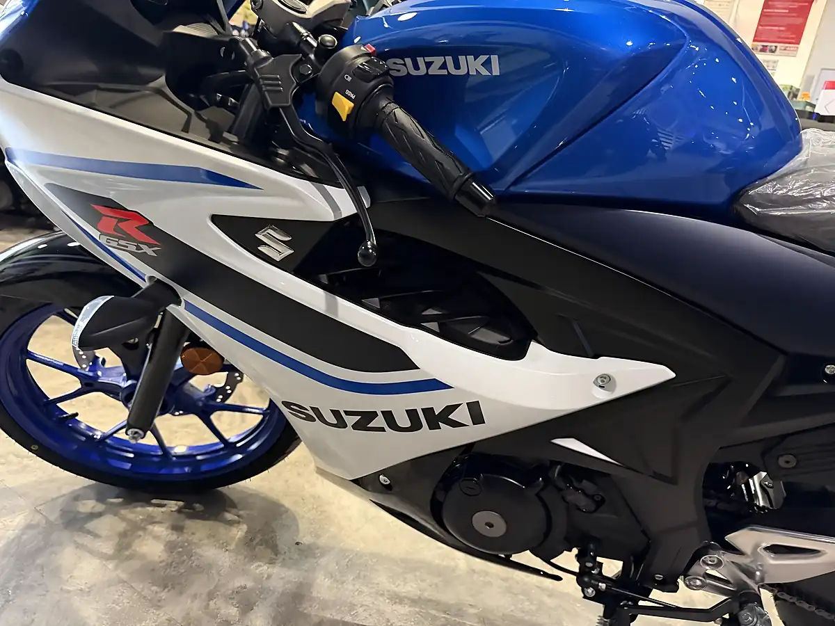 Used 2026 Suzuki GSX-R125 125 - Interior and Exterior details 11