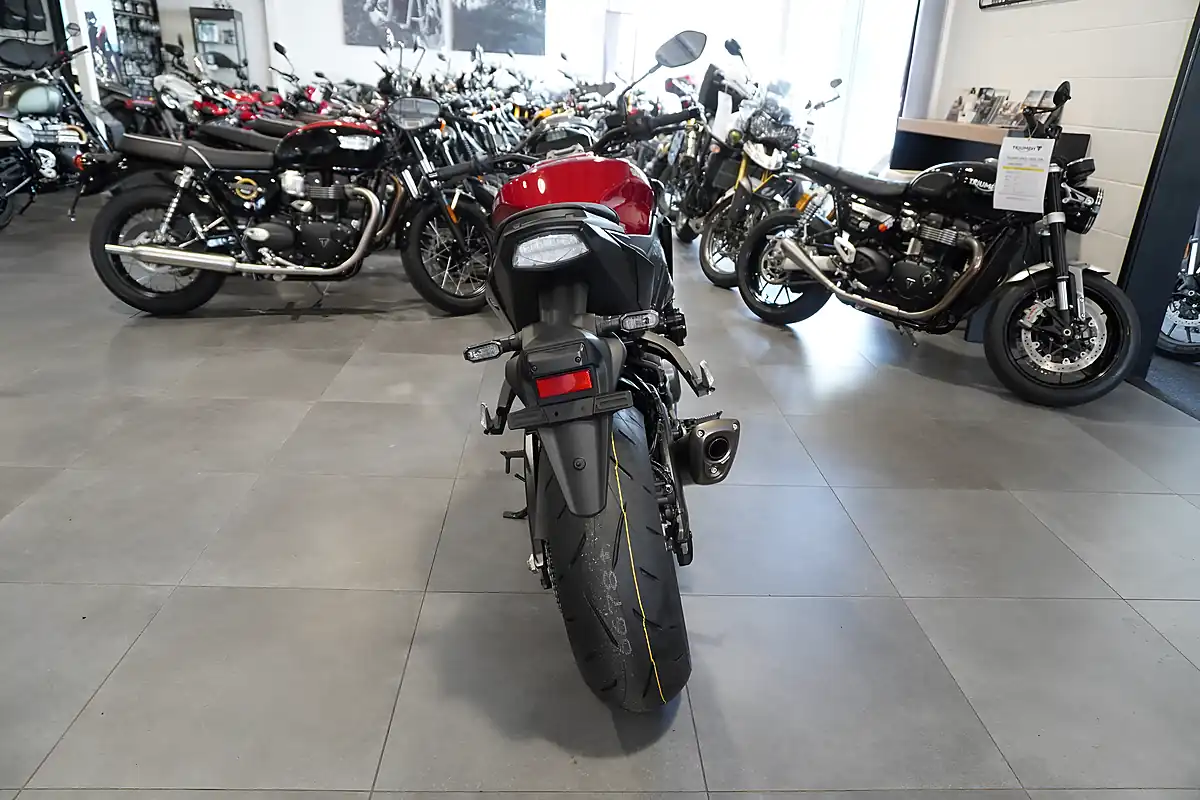 Used 2026 Suzuki GSX-S1000 Candy Daring Red - Interior and Exterior details 4