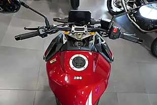 Used 2026 Suzuki GSX-S1000 Candy Daring Red - Interior and Exterior details 7