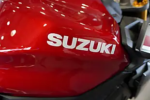 Used 2026 Suzuki GSX-S1000 Candy Daring Red - Interior and Exterior details 9