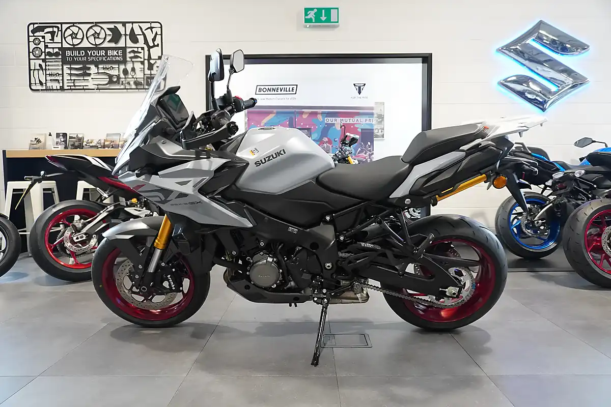 Used 2026 Suzuki GSX-S1000 Gx+ Glass Matt Mechanical Grey - Interior and Exterior details 2