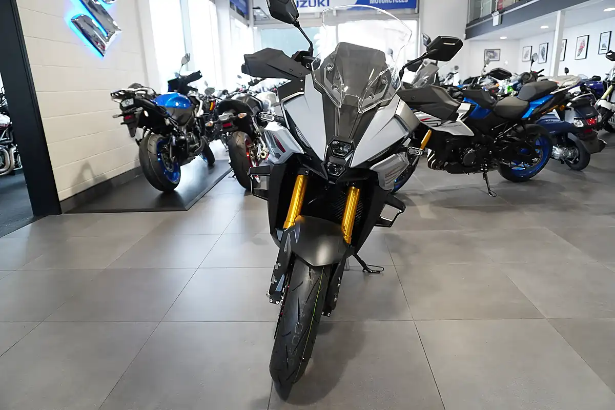 Used 2026 Suzuki GSX-S1000 Gx+ Glass Matt Mechanical Grey - Interior and Exterior details 3