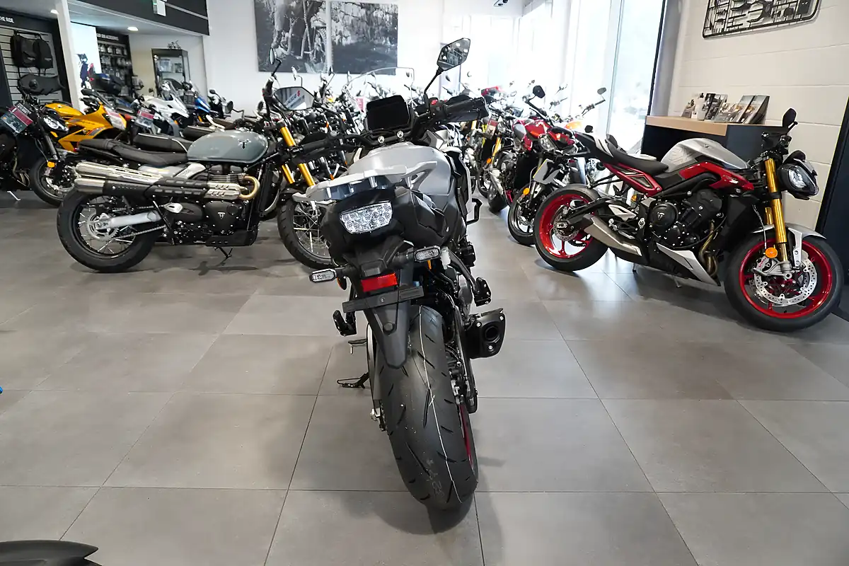 Used 2026 Suzuki GSX-S1000 Gx+ Glass Matt Mechanical Grey - Interior and Exterior details 4