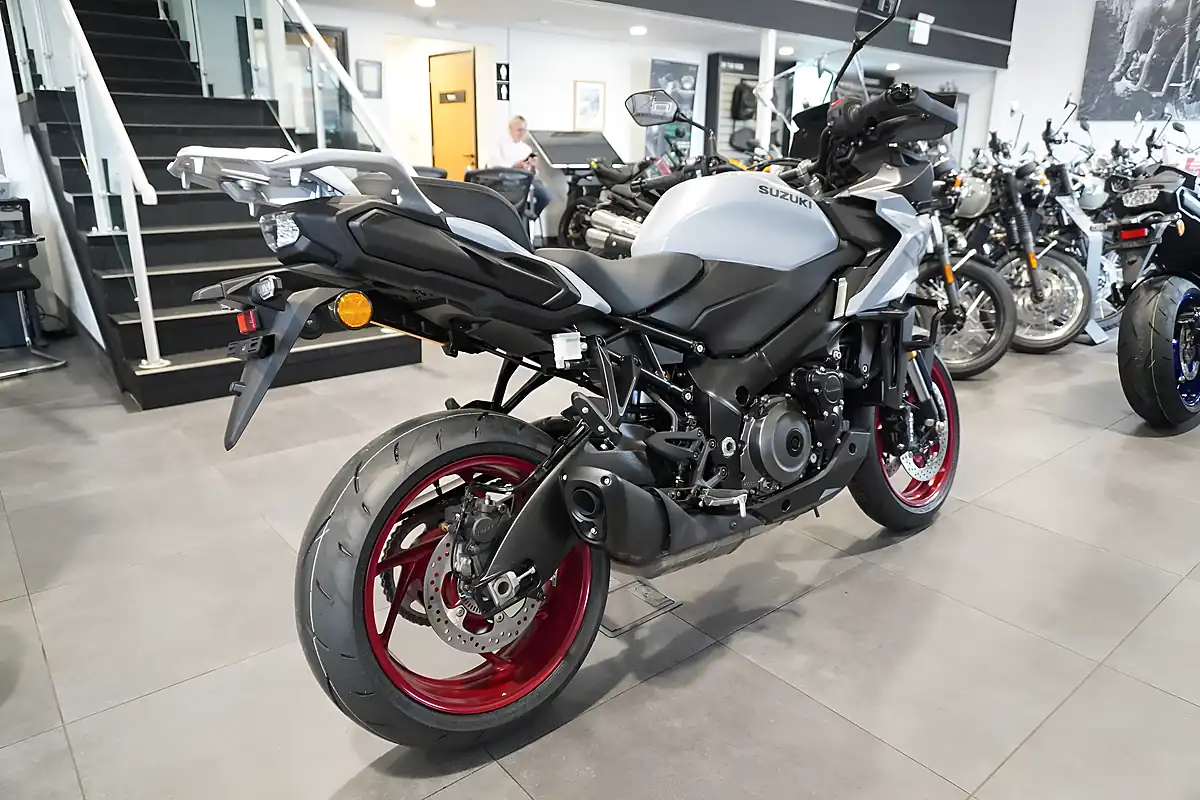Used 2026 Suzuki GSX-S1000 Gx+ Glass Matt Mechanical Grey - Interior and Exterior details 5