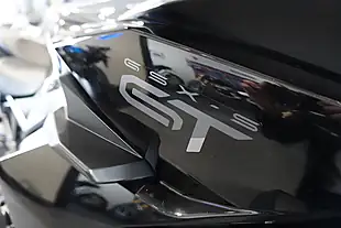 Used 2026 Suzuki GSX-S1000GT+ Glass Sparkle Black - Interior and Exterior details 8