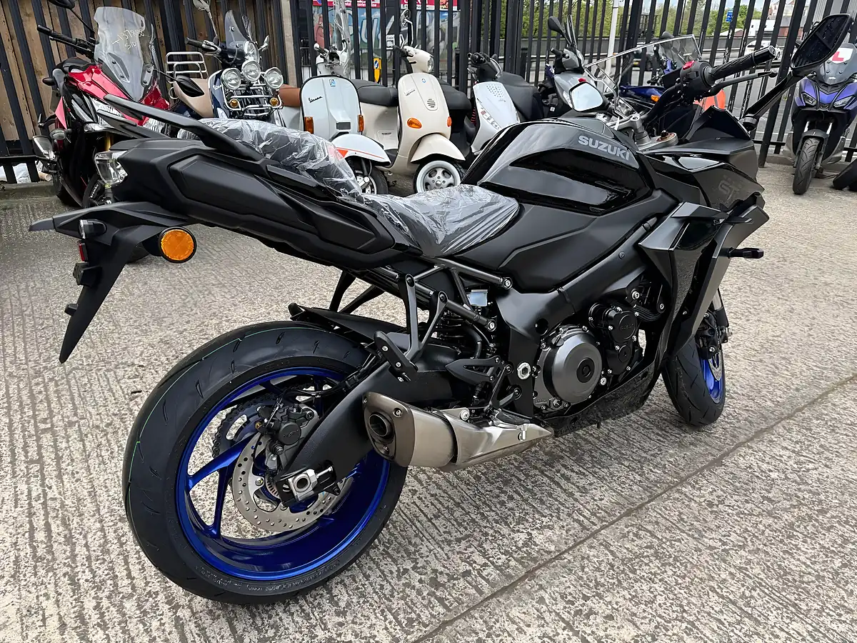 Used 2026 Suzuki GSX-S1000GT Gt+ - Interior and Exterior details 3