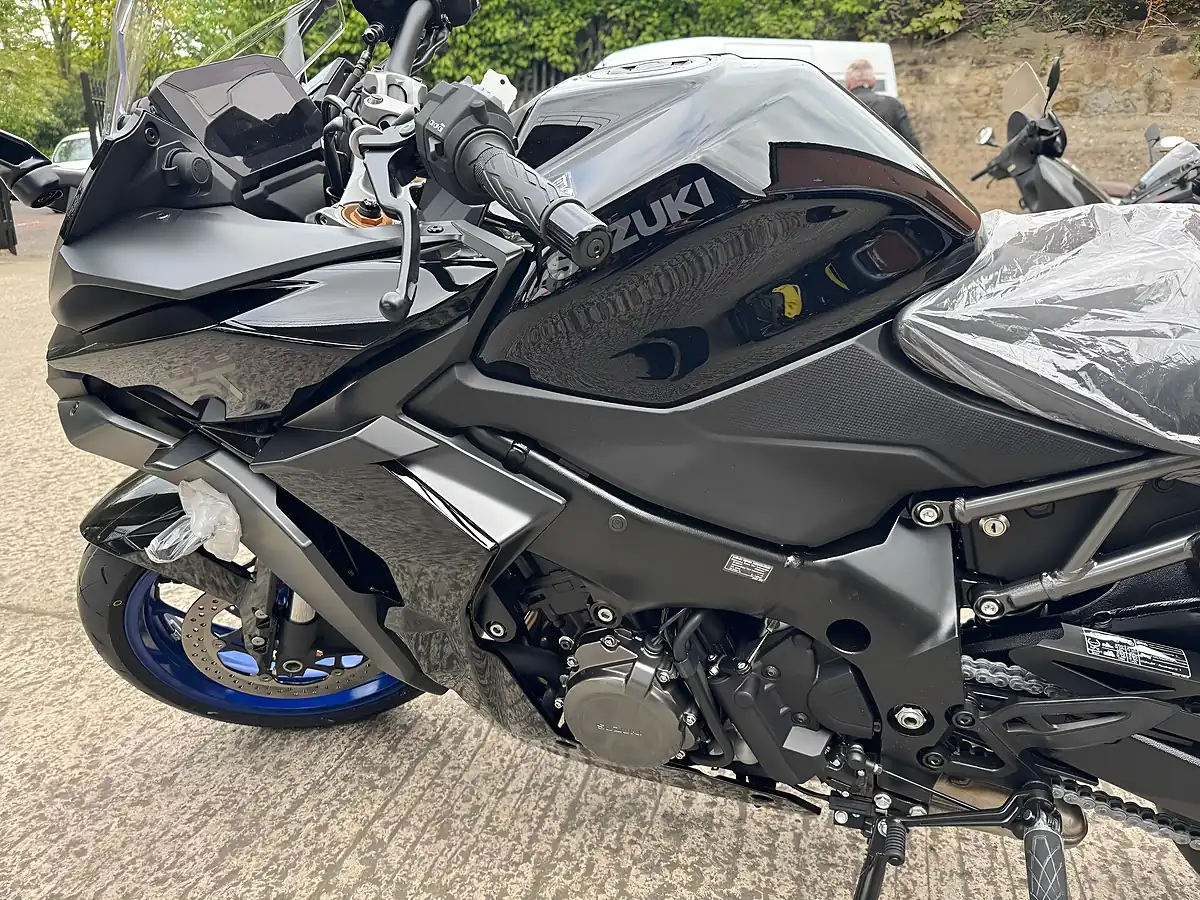 Used 2026 Suzuki GSX-S1000GT Gt+ - Interior and Exterior details 9