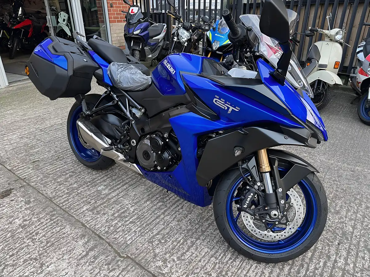 Used 2026 Suzuki GSX-S1000GT Gt+ Pearl Vigour Blue - Front View