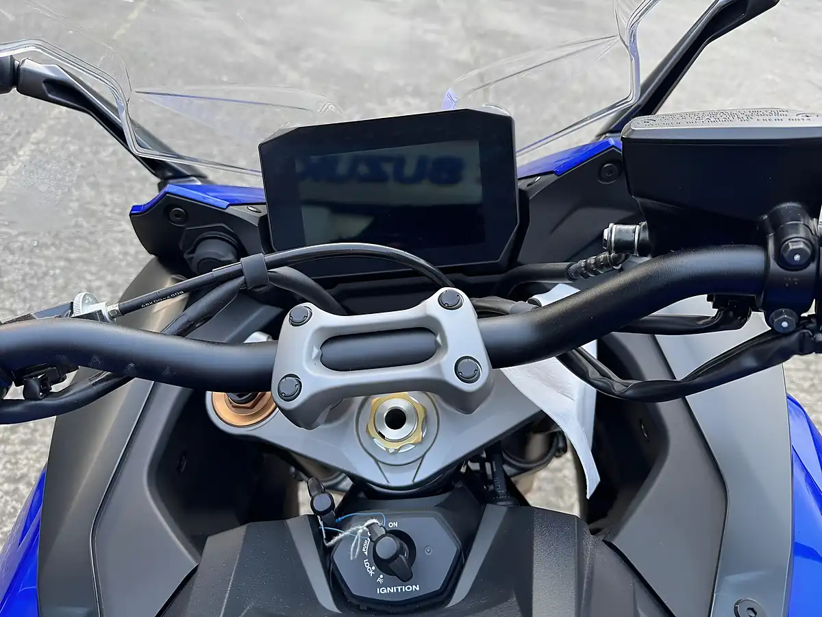 Used 2026 Suzuki GSX-S1000GT Gt+ Pearl Vigour Blue - Interior and Exterior details 12