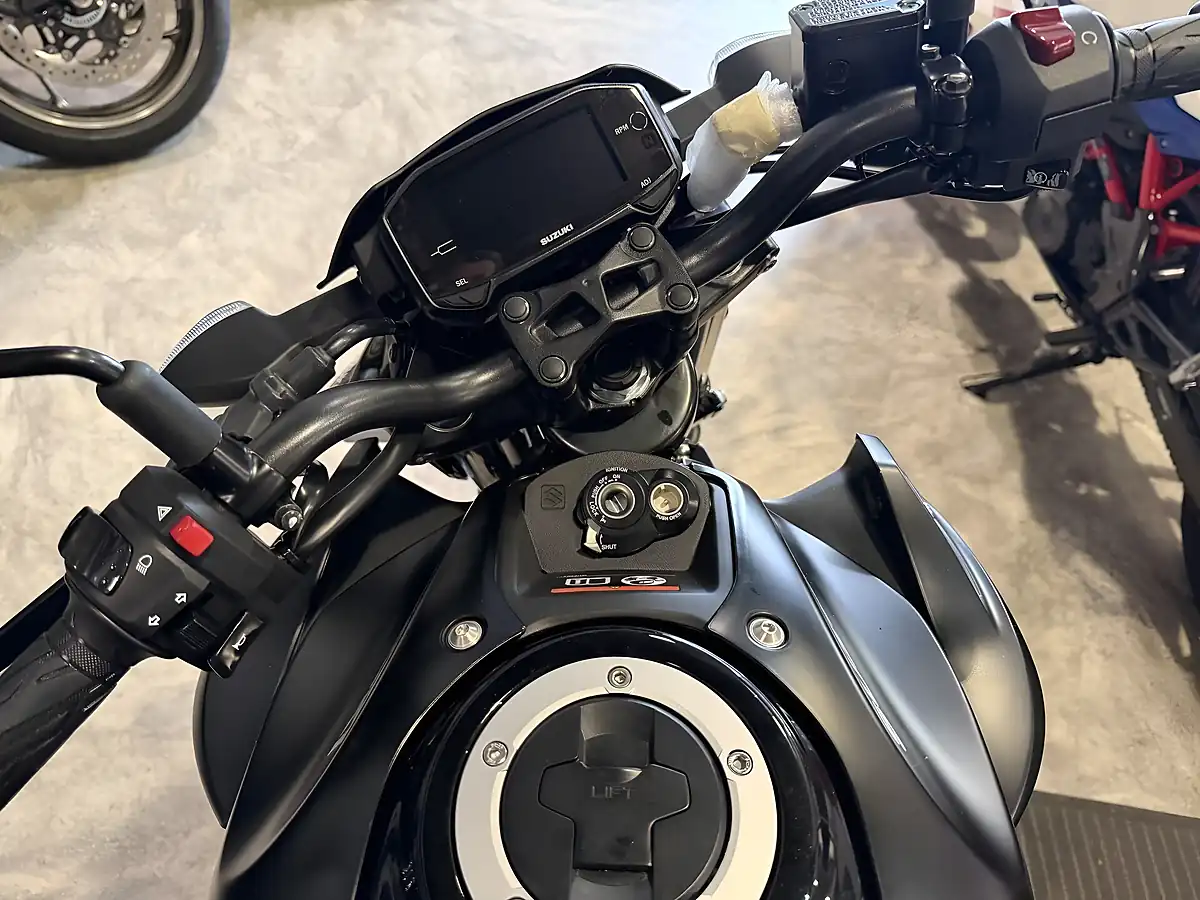 Used 2026 Suzuki GSX-S125 125 - Interior and Exterior details 11