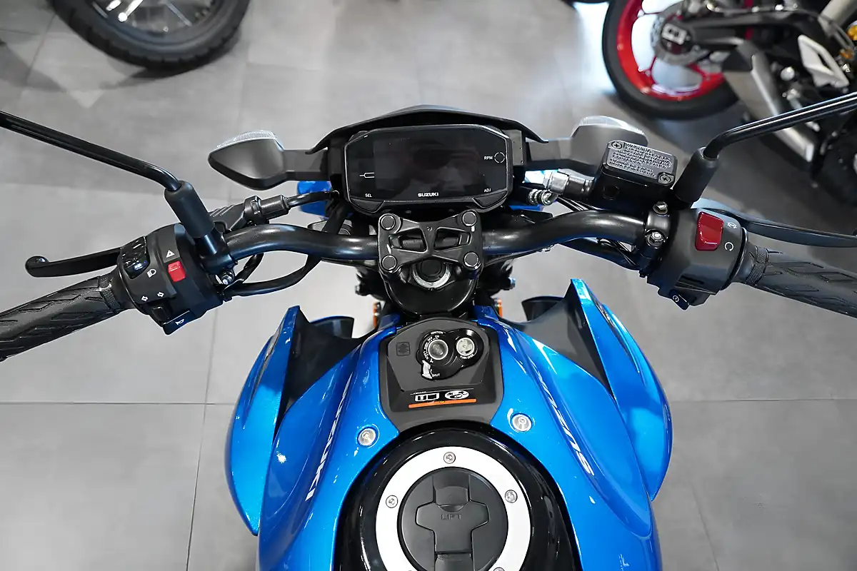 Used 2026 Suzuki GSX-S125 Triton Blue - Interior and Exterior details 7