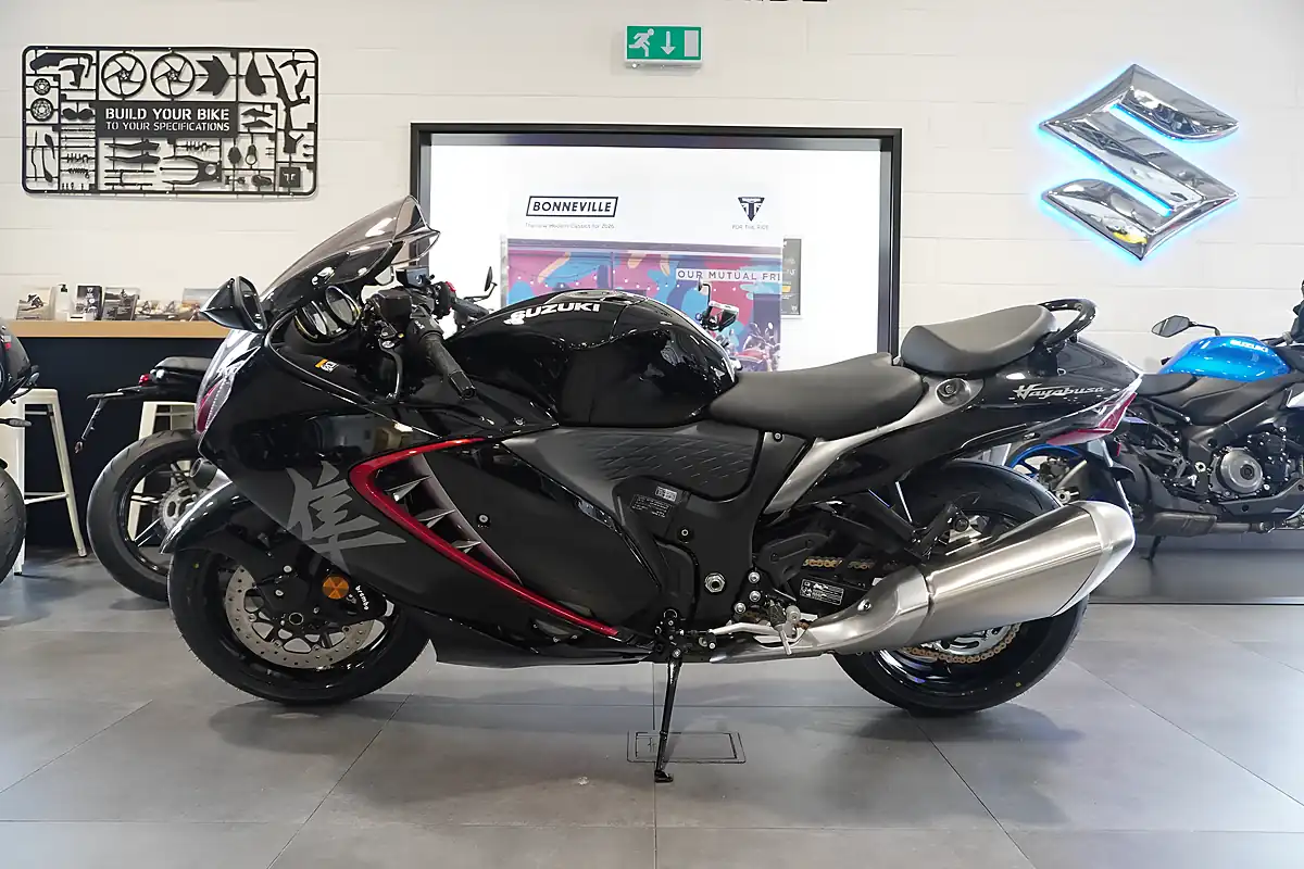 Used 2026 Suzuki GSX1300R Hayabusa Glass Sparkle Black - Interior and Exterior details 2
