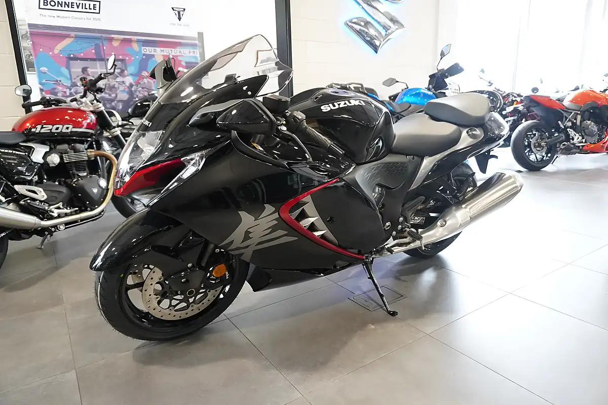 Used 2026 Suzuki GSX1300R Hayabusa Glass Sparkle Black - Interior and Exterior details 6