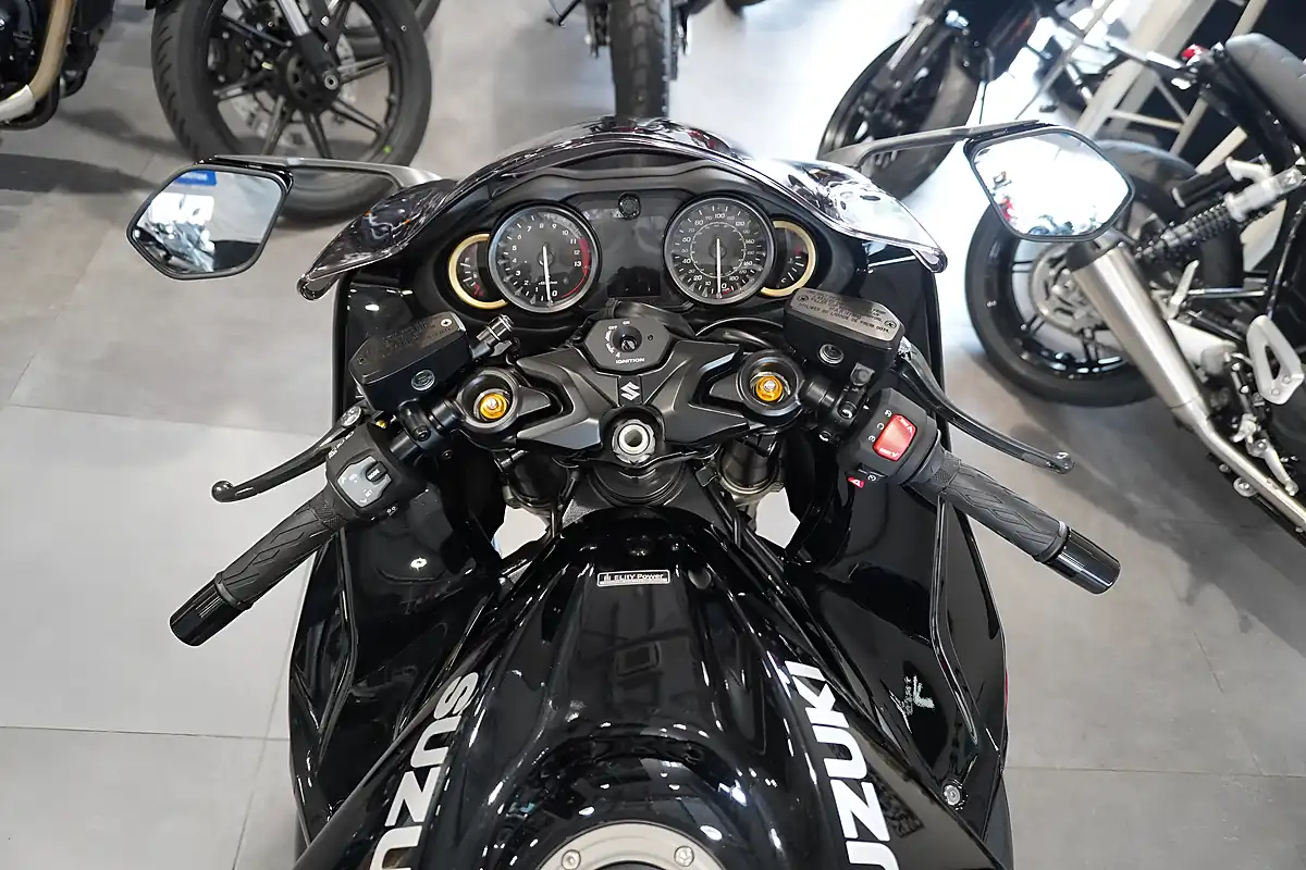 Used 2026 Suzuki GSX1300R Hayabusa Glass Sparkle Black - Interior and Exterior details 7