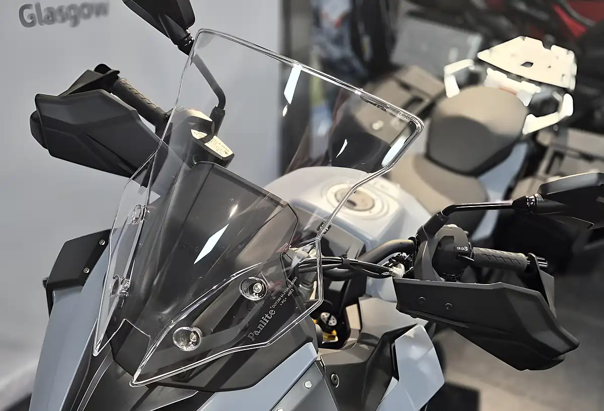 Used 2026 Suzuki Gsxs 1000 Gx+ Glass Matt Mechanical Grey - Interior and Exterior details 15
