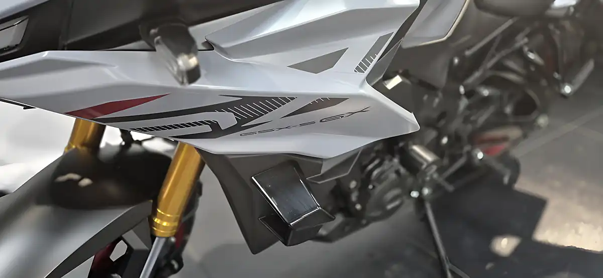 Used 2026 Suzuki Gsxs 1000 Gx+ Glass Matt Mechanical Grey - Interior and Exterior details 16