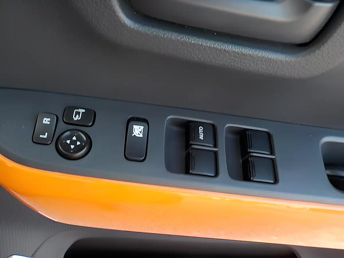 Used 2026 Suzuki Hustler X Orange - Interior and Exterior details 12