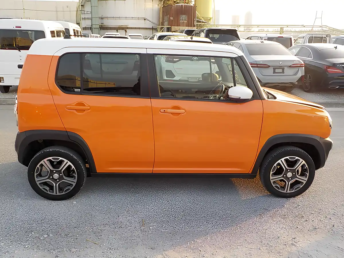 Used 2026 Suzuki Hustler X Orange - Interior and Exterior details 3